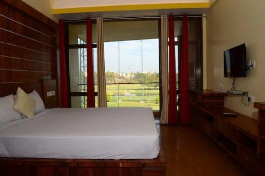 Mak Hotel Bangalore Esterno foto